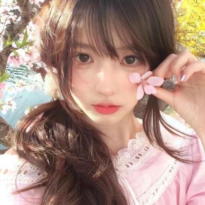 轻轻拂过